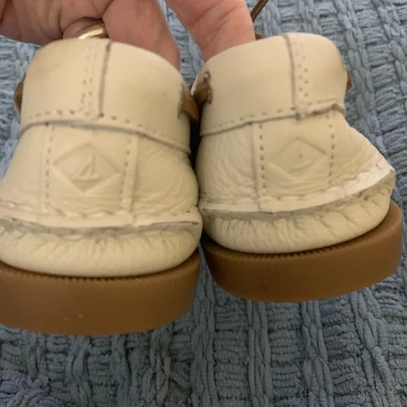 Sperry Cream leather Boat Shoes with Tan Laces - Picture 3 of 5